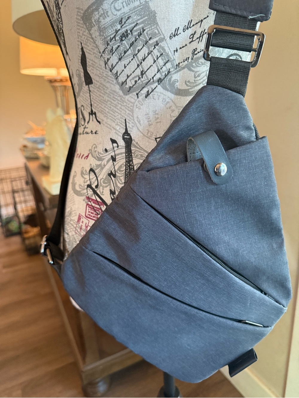 Modern Gray Men’s Sling Belt Bag — Everyday Crossbody